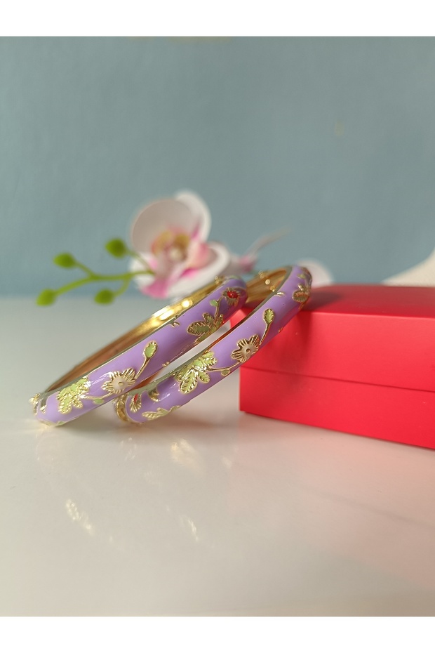 مجموعة أصفاد نسائية من مينيلي (قطعتان)