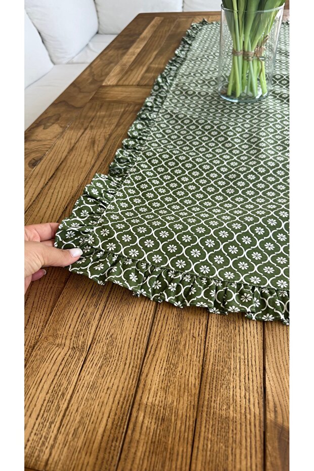 حذاء متدحرج كامل ذو كشكشة باللون الأخضر بنمط ديزي - 2