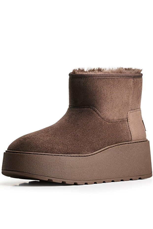 Platformlu kürklü bot - 8