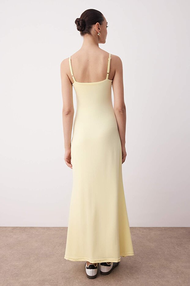 Sarı Askılı Havuz Yaka Bodycone/Vücuda Oturan Düz Maxi Örme Elbise TWOSS25EL00901 - 4