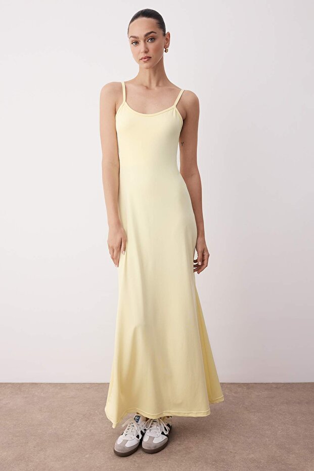 Sarı Askılı Havuz Yaka Bodycone/Vücuda Oturan Düz Maxi Örme Elbise TWOSS25EL00901 - 2