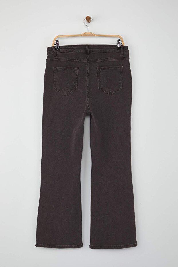 Kahverengi Yüksek Bel Comfort Dikiş Detaylı İspanyol Paça Flare Fit Jeans TBBSS24CJ00003 - 8