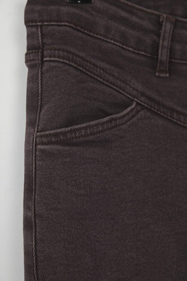Kahverengi Yüksek Bel Comfort Dikiş Detaylı İspanyol Paça Flare Fit Jeans TBBSS24CJ00003 - 6