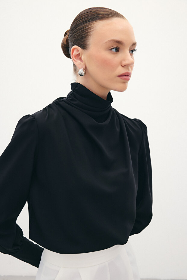 Drape Detaylı Bluz - Siyah - 7