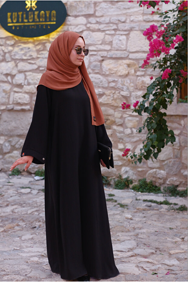 Ajman Elbise Ferace - 2