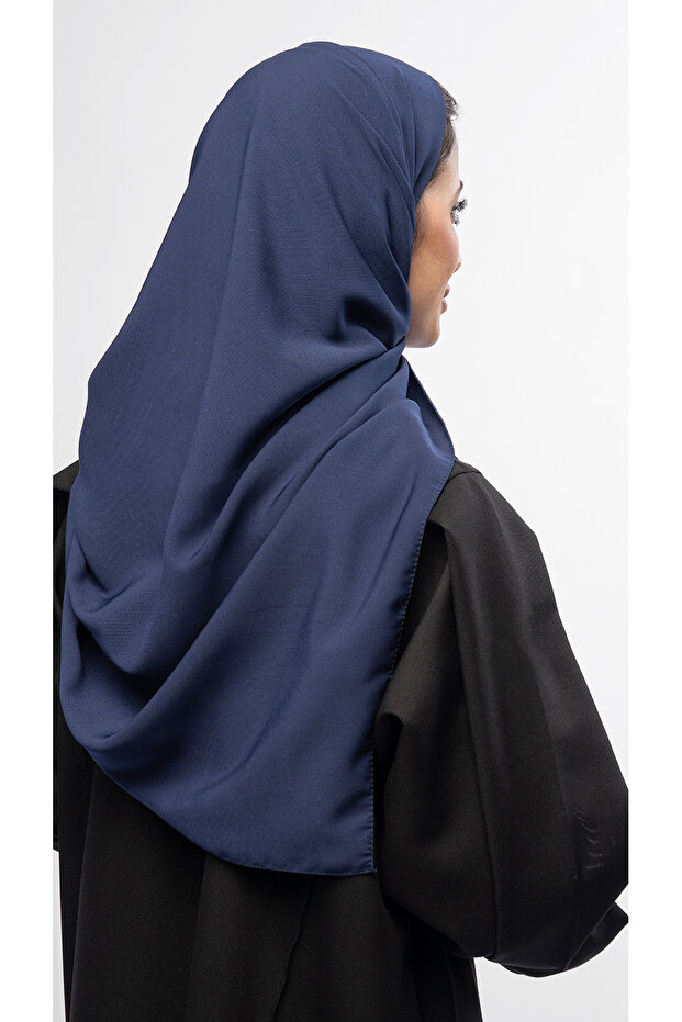 حجاب أزرق داكن عادي