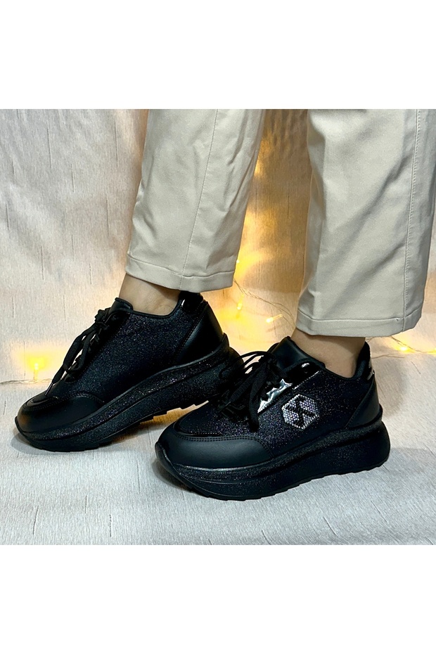 Kadın Siyah Simli Bağcıklı Spor Sneaker -Yüksek Hafif Taban - 1
