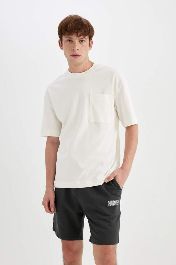 Marvel Logo Only Regular Fit Düz Paça Şort C5866AX24HS - 3