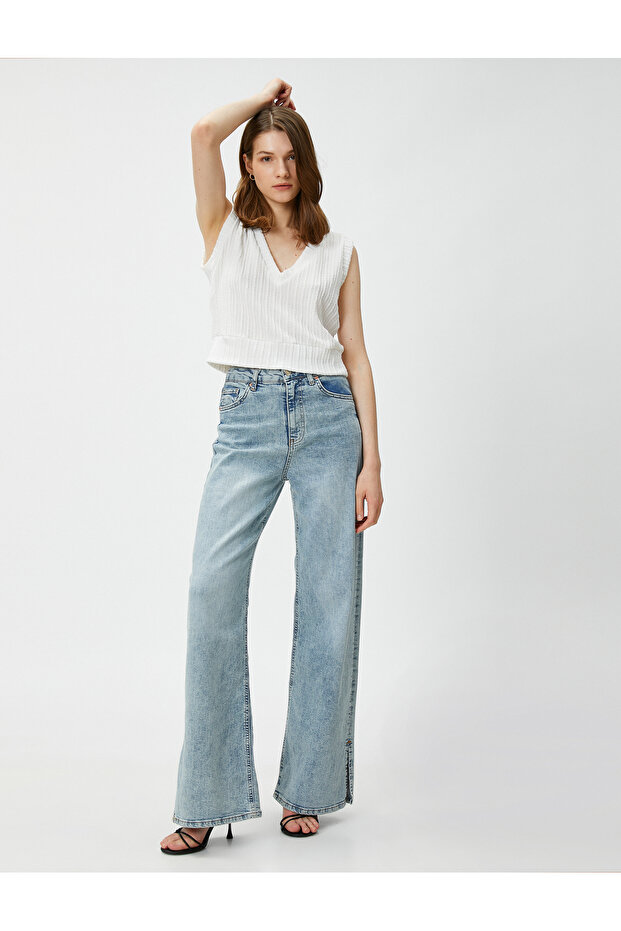 Crop V-Neck Undershirt - 2