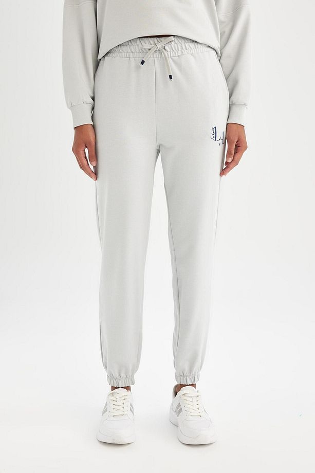 DeFactoFit Jogger Eşofman Altı NBA Los Angeles Lakers Oversize Geniş Kalıp Cepli Standart Boy C8105A - 4