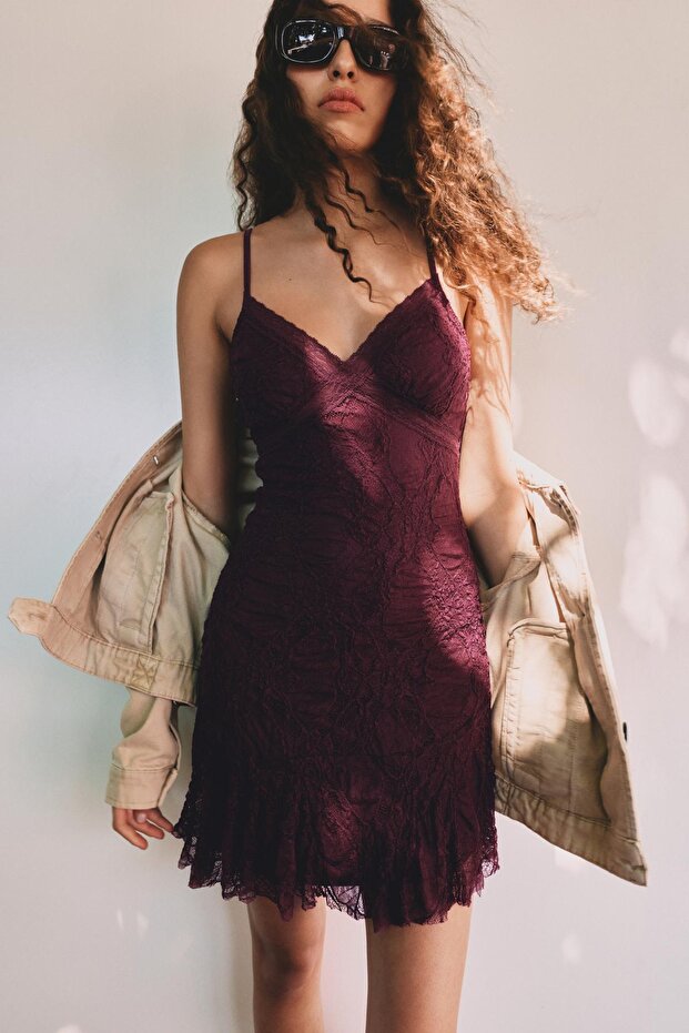 Asimetrik dantel kısa elbise - 1