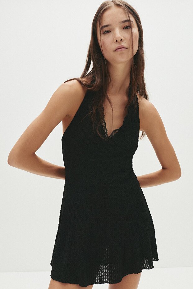 Halter yaka dokulu kısa elbise - 3