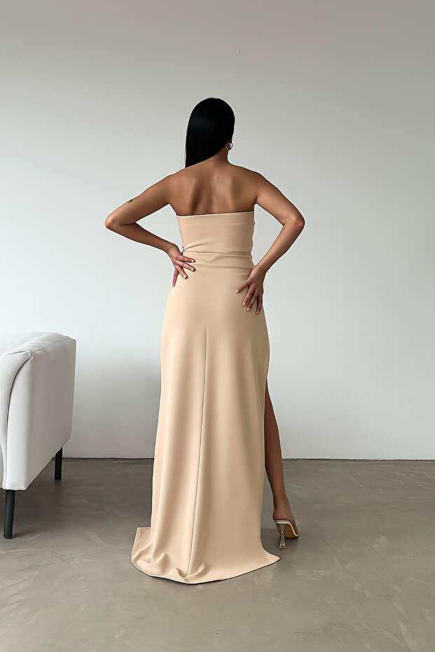 Bej Kalp Yaka Derin Yırtmaç Detaylı Scuba Kumaş Elbise - 2