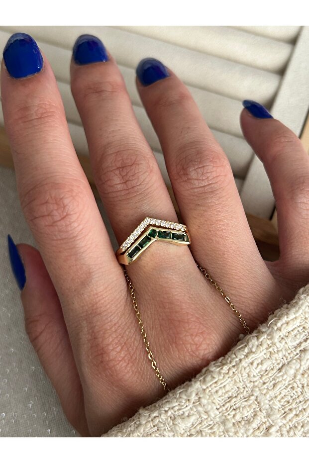 Special Series Emerald Color Two Rows Angled Zircon Stone Ring - 4
