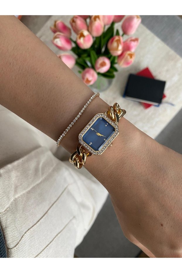 Case Chain Cord with Stones New Season Wrist Watch