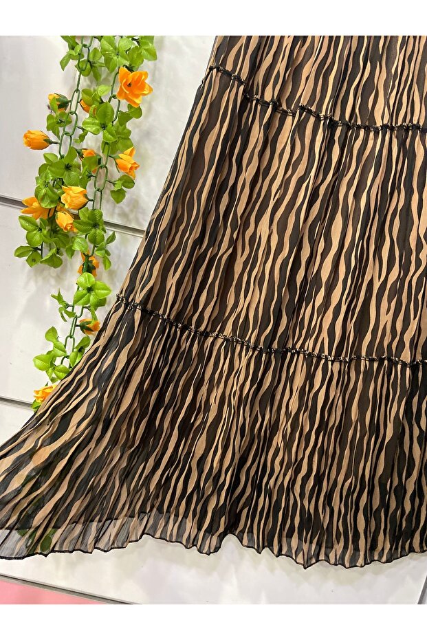 Chiffon Skirt with Patterned Lining - 2