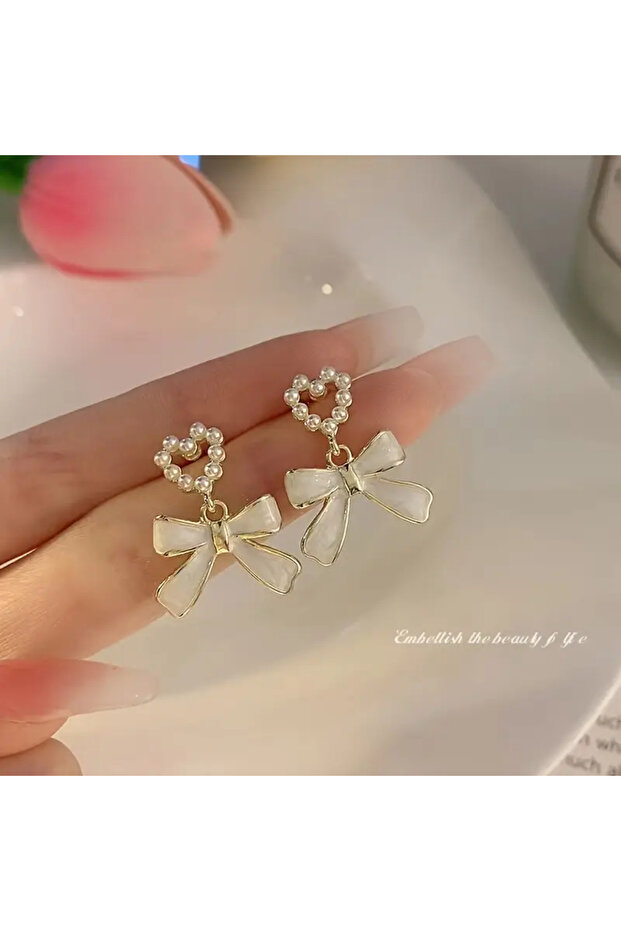 Valletta – Pearl Bow Earrings