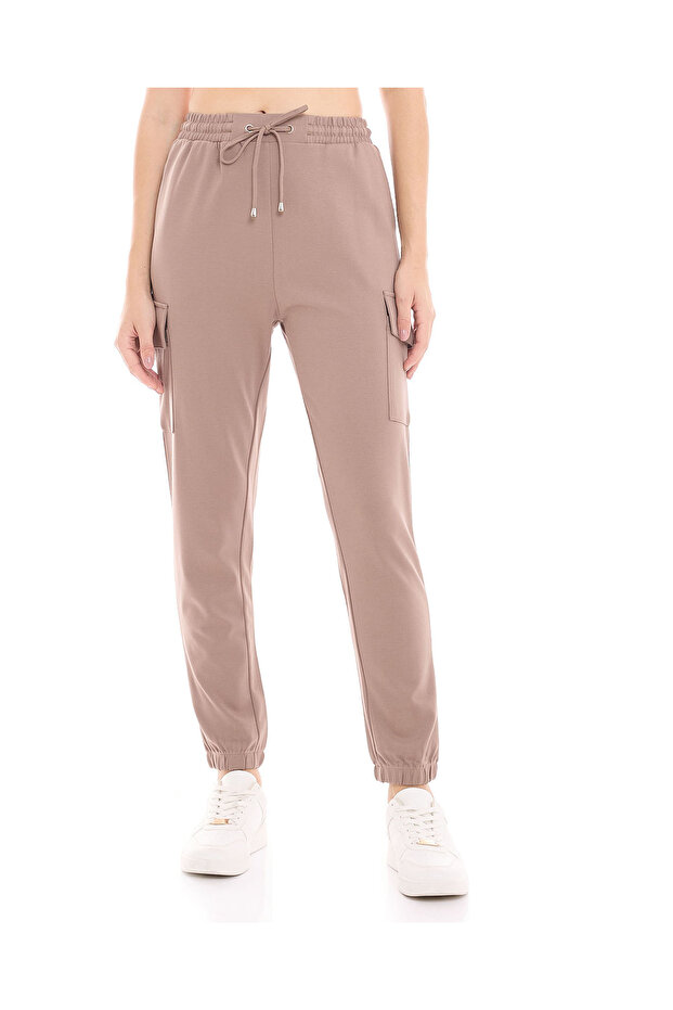 بنطلون رياضي كارجو سادة مع خصر برباط - 2