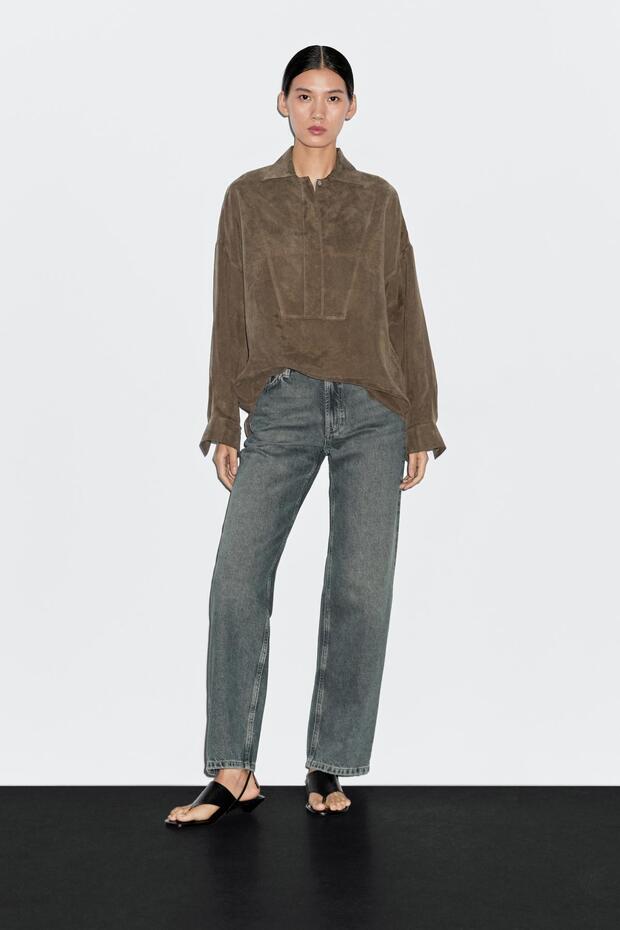 Blouse with zip on the chest - 1