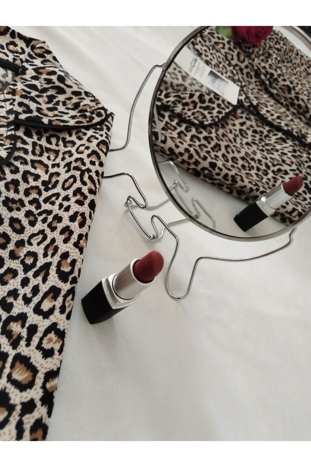 Leopar Desen Gömlek Yaka Şortlu Pijama Takımı - 4