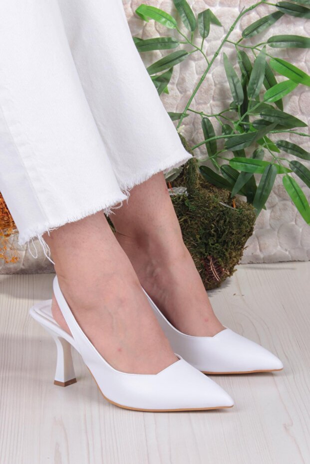 35809 Ceyn Skin Closed Front Open Back Heeled Women's Shoes