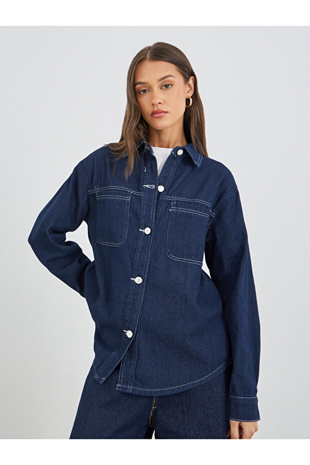 قميص سادة بأزرار وياقة واسعة - 3