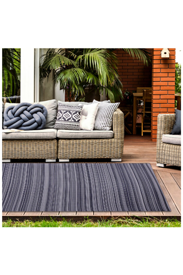 Strips Pattern Rectangular Camping Rug 240 x 300cm - 2