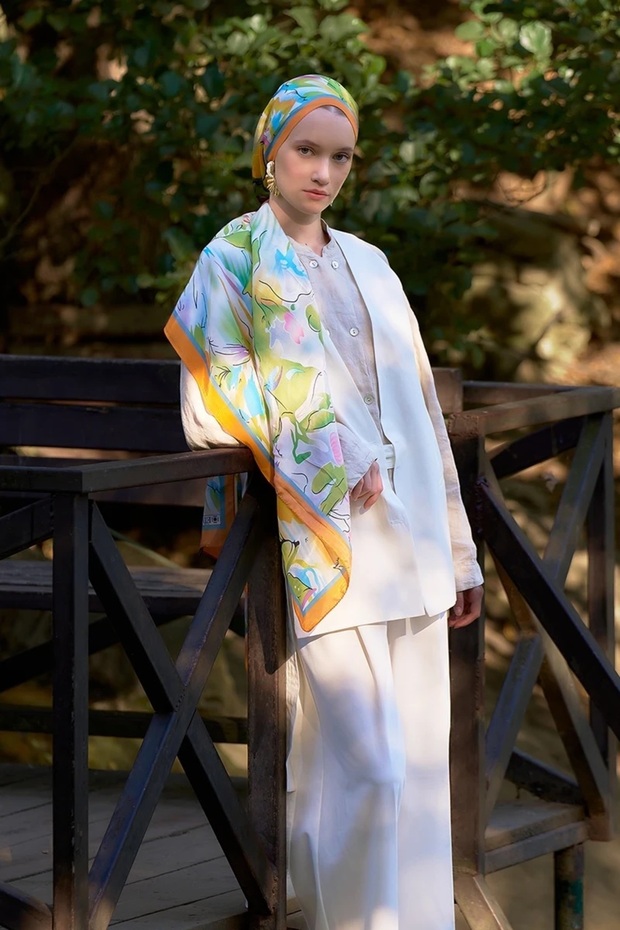 Orange Ed Scarf Inspired Limerence Pattern Shawl - 1