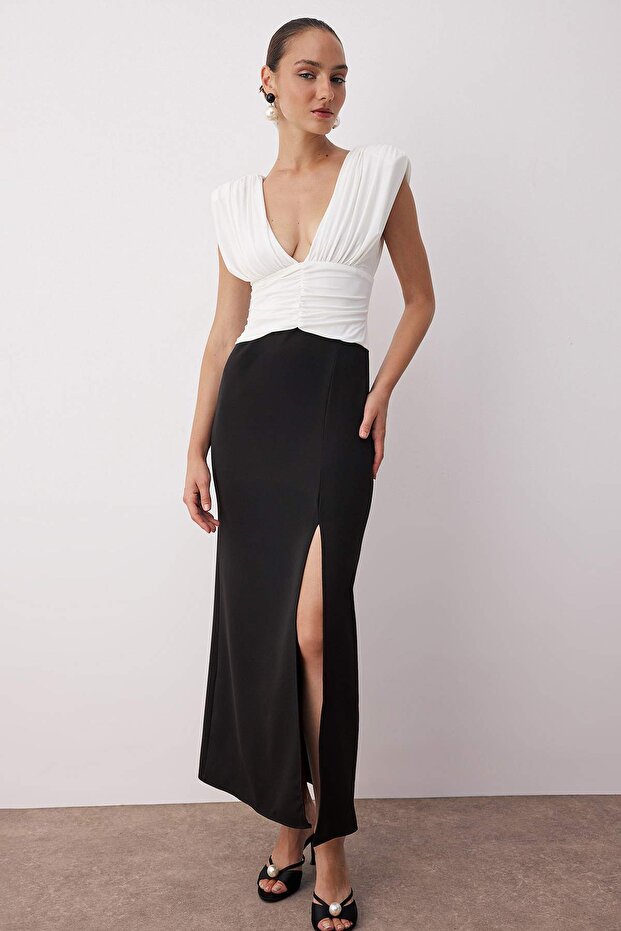 Siyah-Beyaz Renk Bloklu Maxi Boy Elbise TPRSS25EL00315 - 2