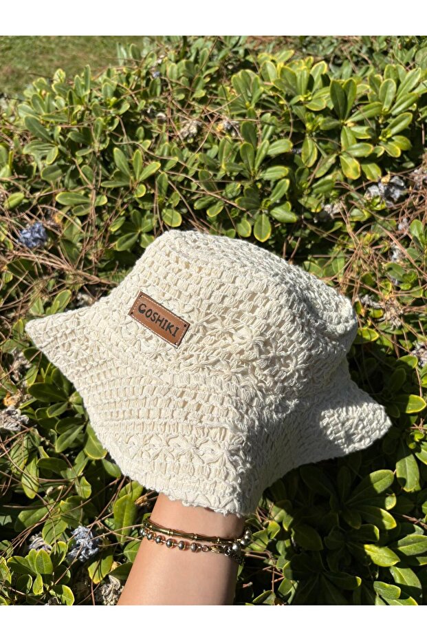 قبعة بيضاء محبوكة - 1