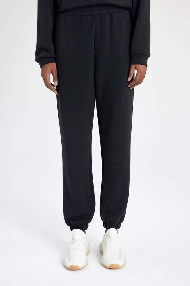 DeFactoFit Sporcu Jogger Eşofman Altı Standart Fit Modal Çift Cepli Basic Düz B1794AX24SP - 1