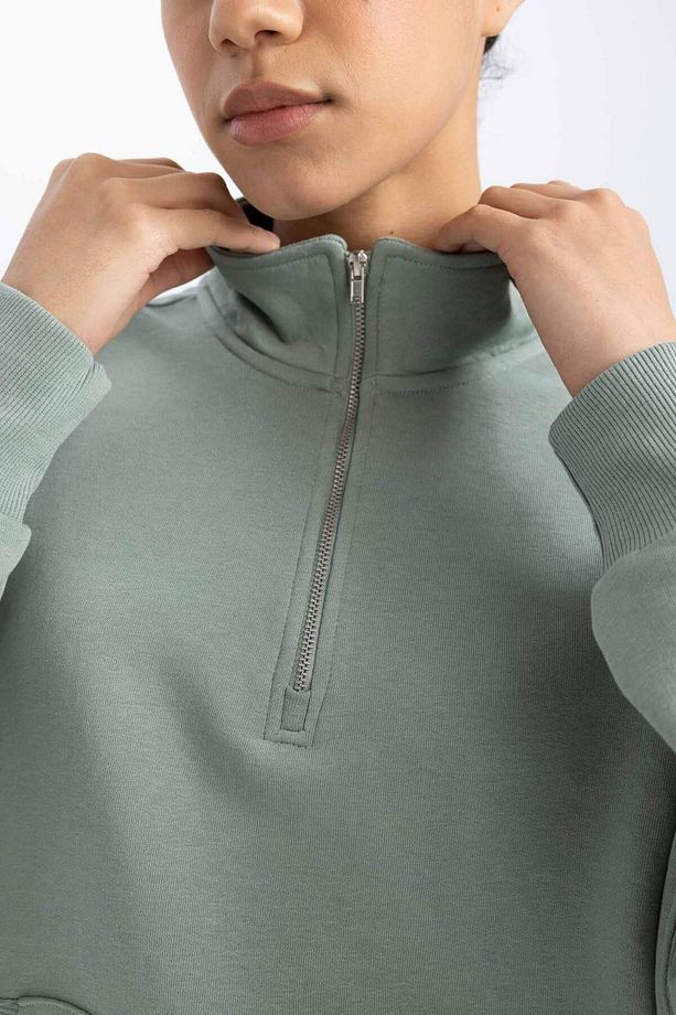 DeFactoFit Crop Dik Yaka Etek Ucu Lastikli Basic Düz Sporcu Sweatshirt C3747AX24SP - 7