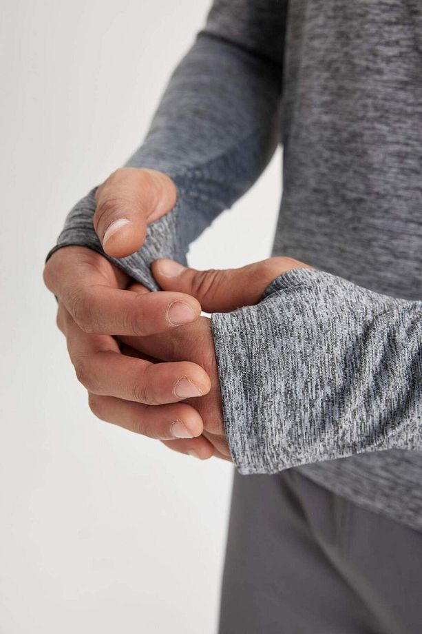 DeFactoFit Slim Fit Dar Kesim Kapüşonlu Sporcu Sweatshirt B4592AX24SP - 8