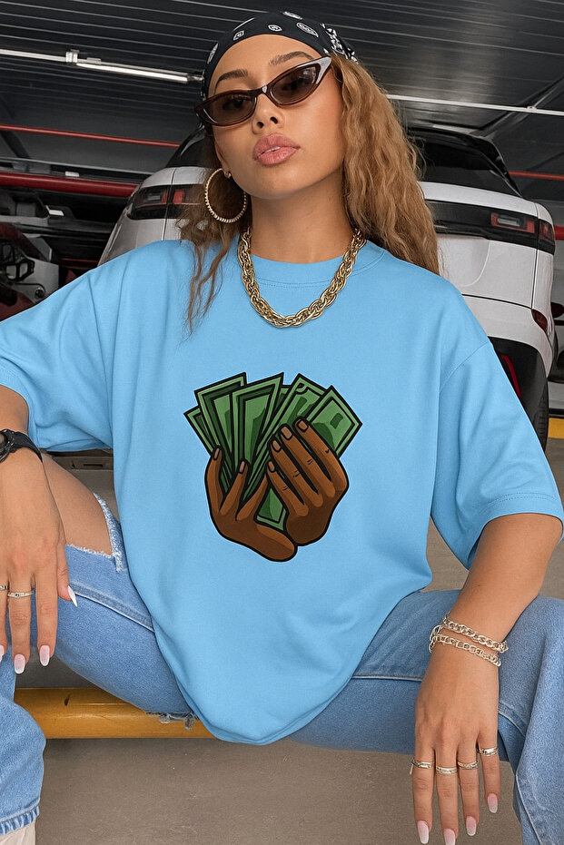 تيشيرت أسود كبير الحجم مطبوع للجنسين