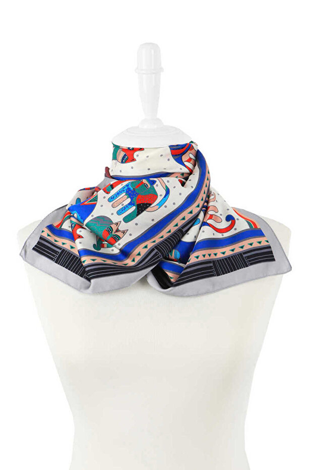 وشاح حريري منقوش باللون الرمادي والأحمر - 2