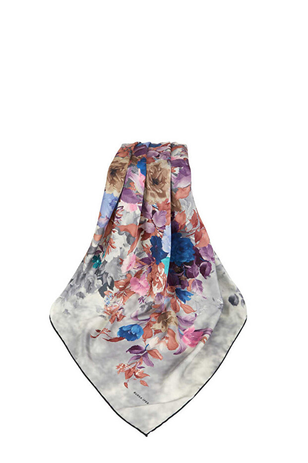 وشاح حريري بنمط باقة رمادية - 3