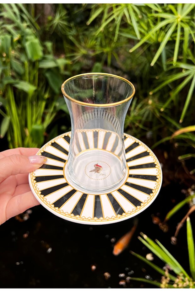130 ml 6’lı Çay Bardağı ve Desenli Altın Yaldızlı Çay Tabağı Seti - 4