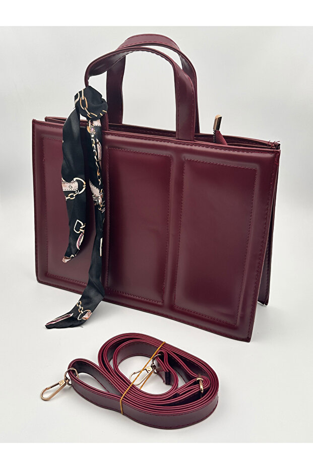 حقيبة مستطيلة من الجلد اللامع مع وشاح - 5