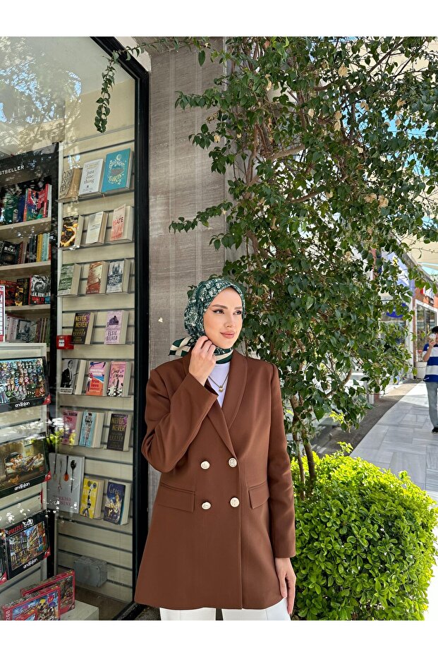 باريس موديل الزمرد