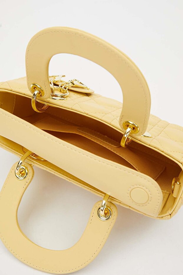 حقيبة يد مع إكسسوارات حزام سلسلة صفراء - 3