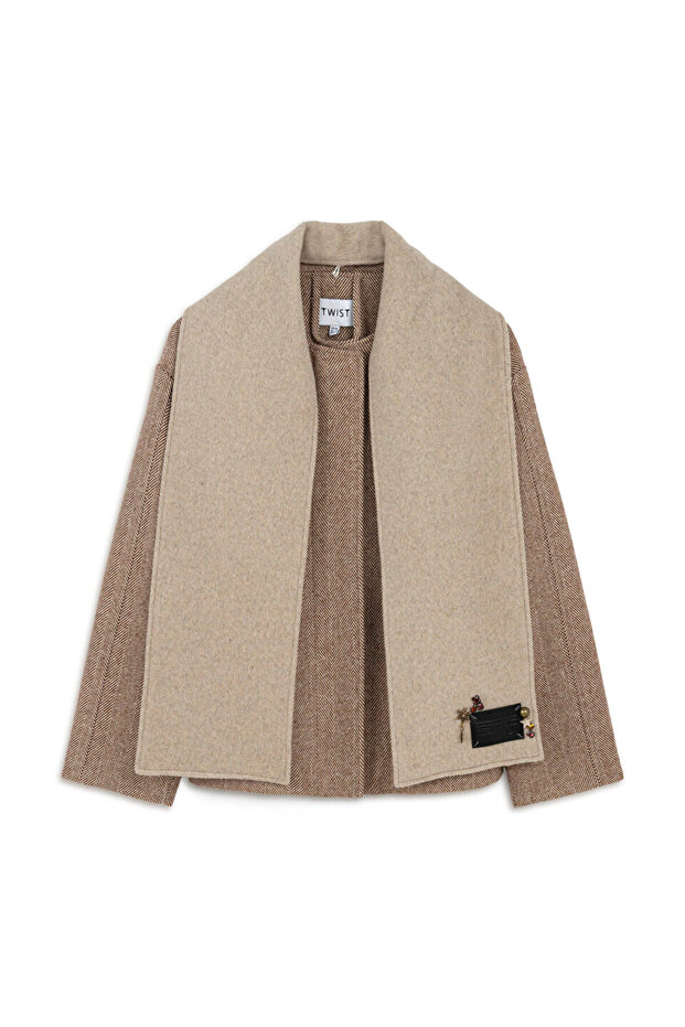 Coat with Removable Sash Accessories - 3