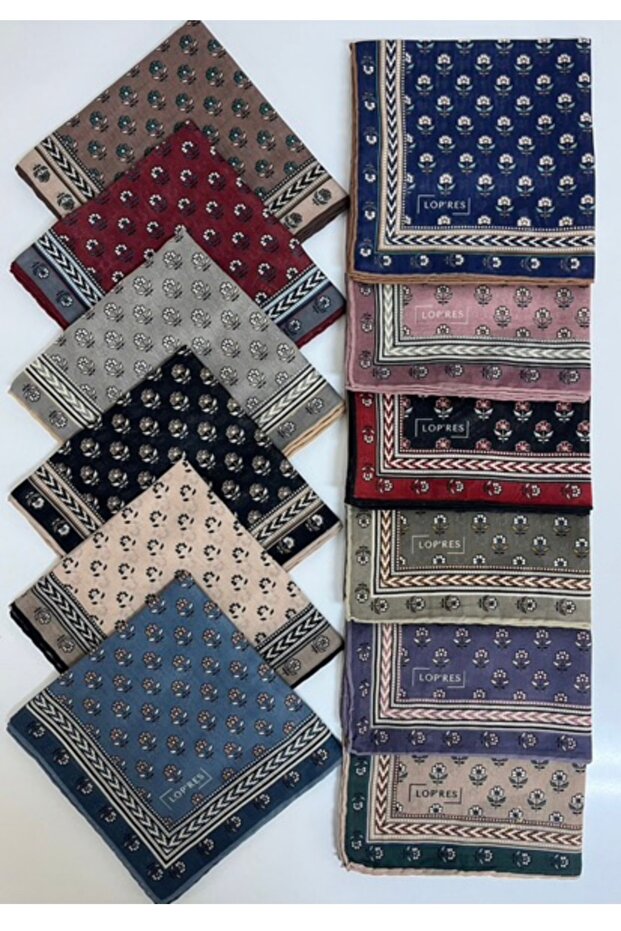 وشاح مربع منقوش بالزهور - 2