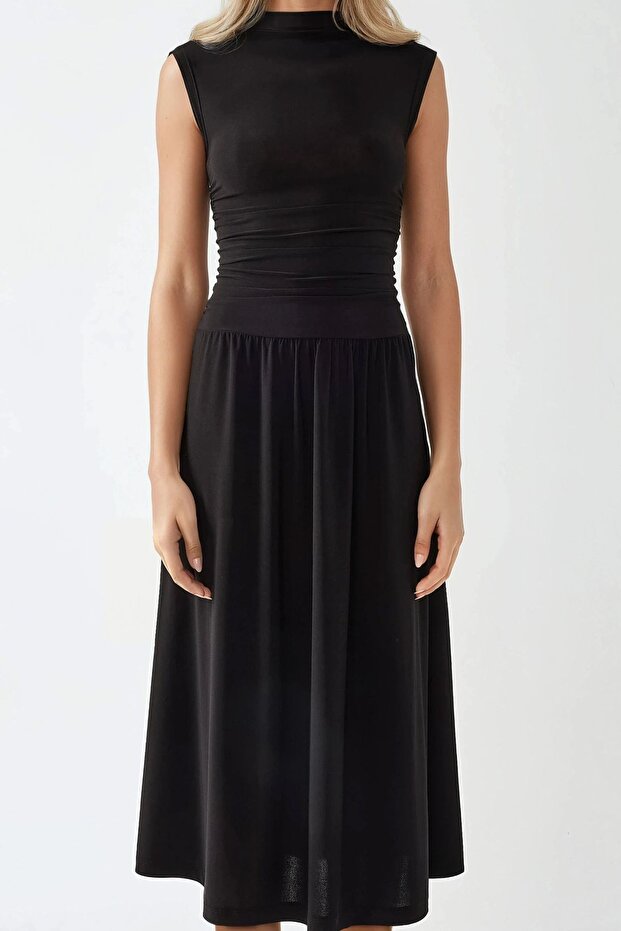 Yuvarlak Yakalı Rahat Kesim Midi Elbise - 3