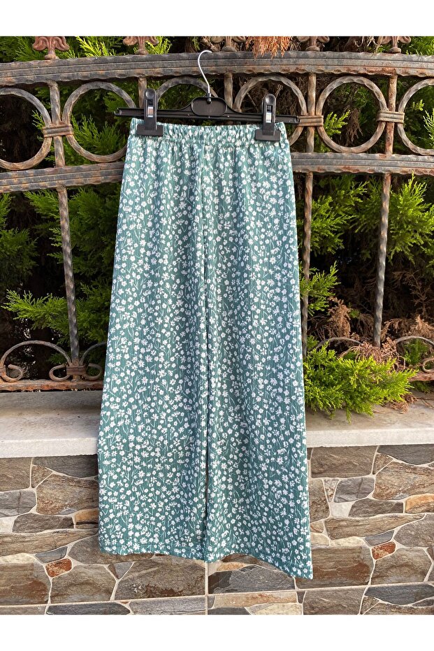 Girl's Pleated Fabric Flower Patterned Pants