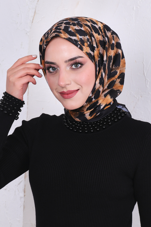 وشاح منقوش من القطن الناعم - 1