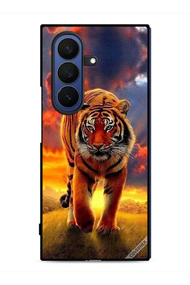 غطاء حماية لهاتف Samsung Galaxy Z Fold7 بتصميم Cheetah Walking