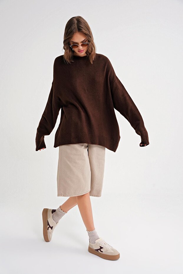 6913 Kadın Salaş Yumuşak Dokulu Oversize Triko Kazak Kahve - 2