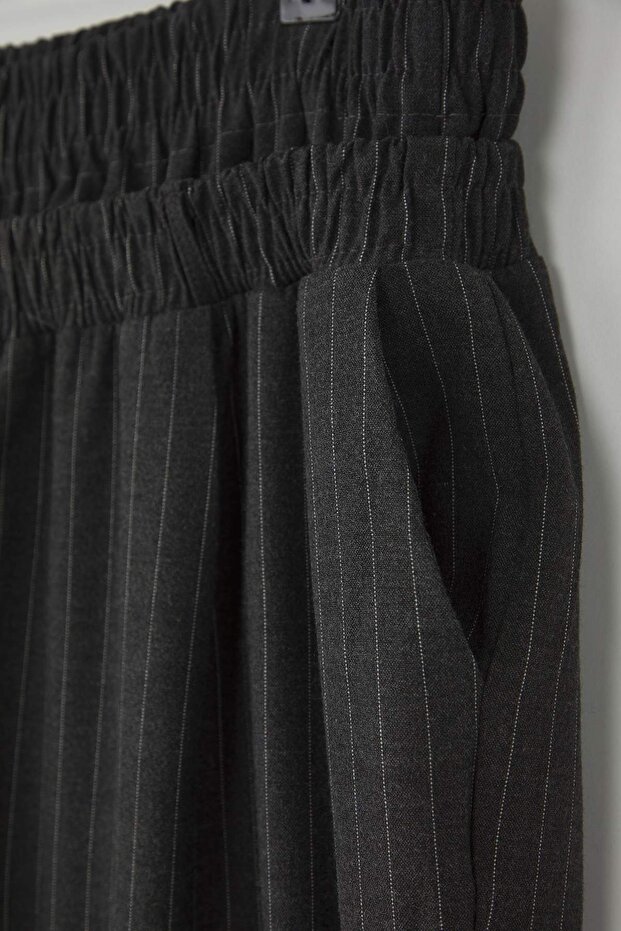 Özel Koleksiyon Antrasit Lastikli Wide Leg Çizgili Büyük Beden Pantolon TBBAW26AR00014 - 6