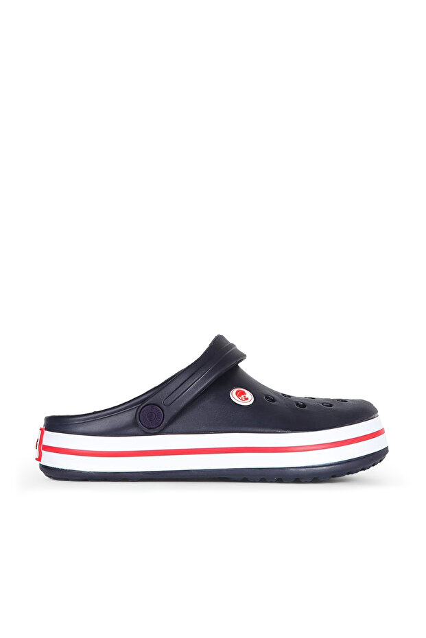 Unisex closed-toe perforated summer clogs, cross strap slippers for adults and kids, sandals and slippers, sizes 31/45