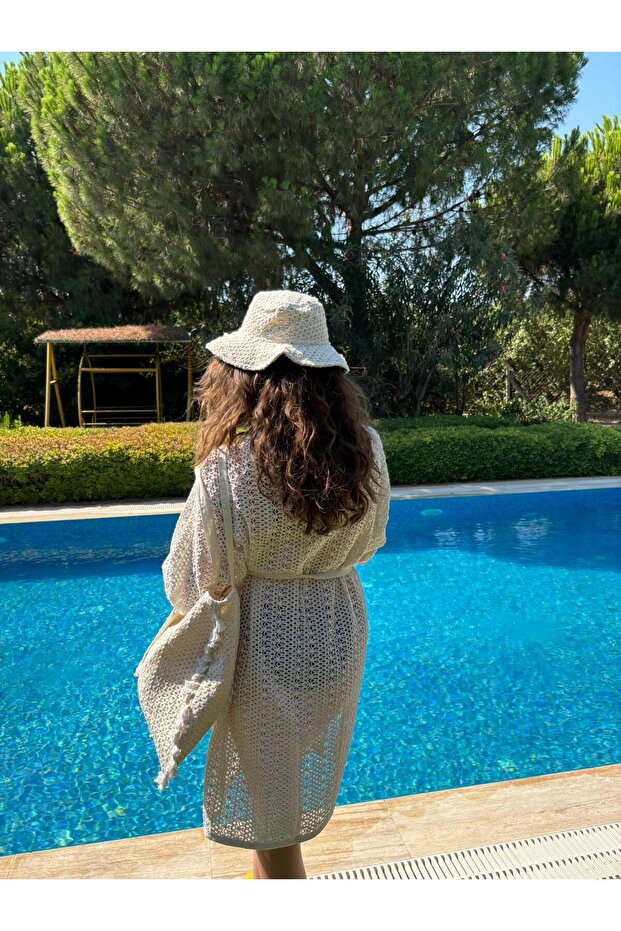 قبعة بيضاء محبوكة - 4